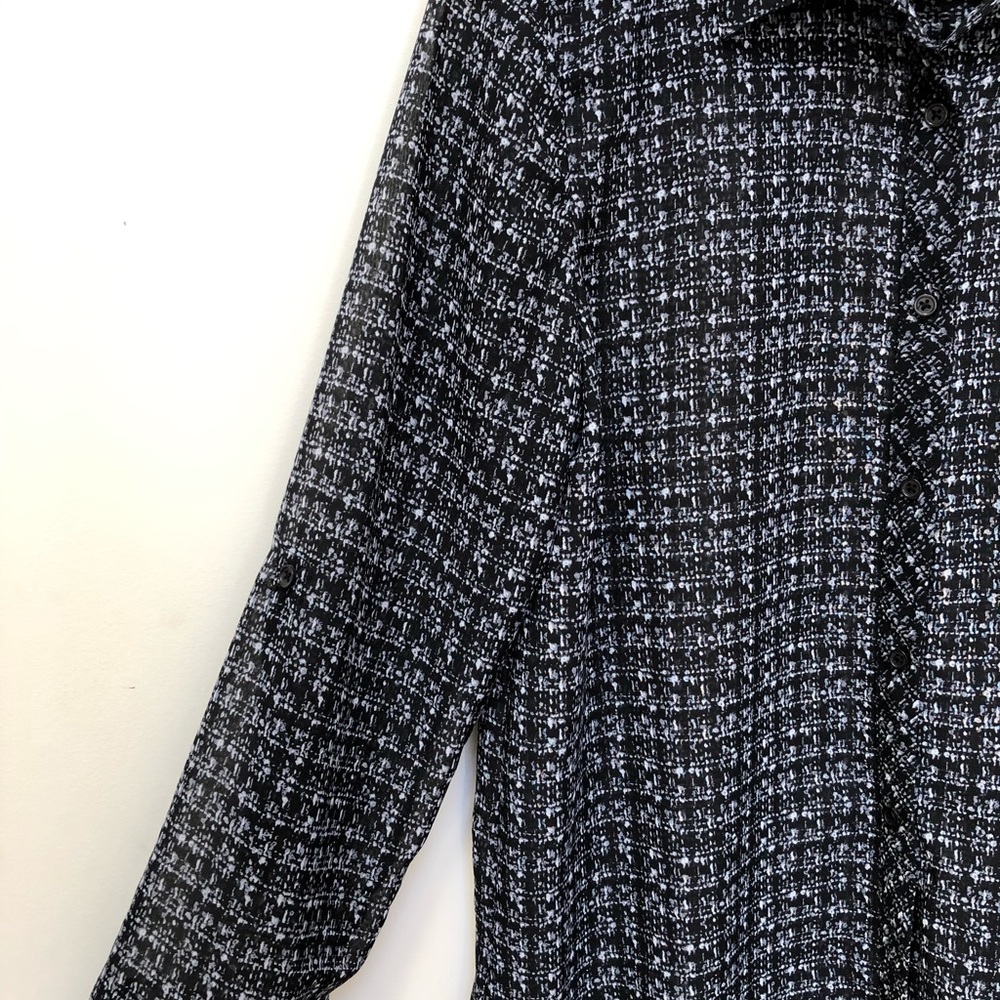 🌹Olive & Oak | Black/White Patterned Button Down - Picture 2 of 4